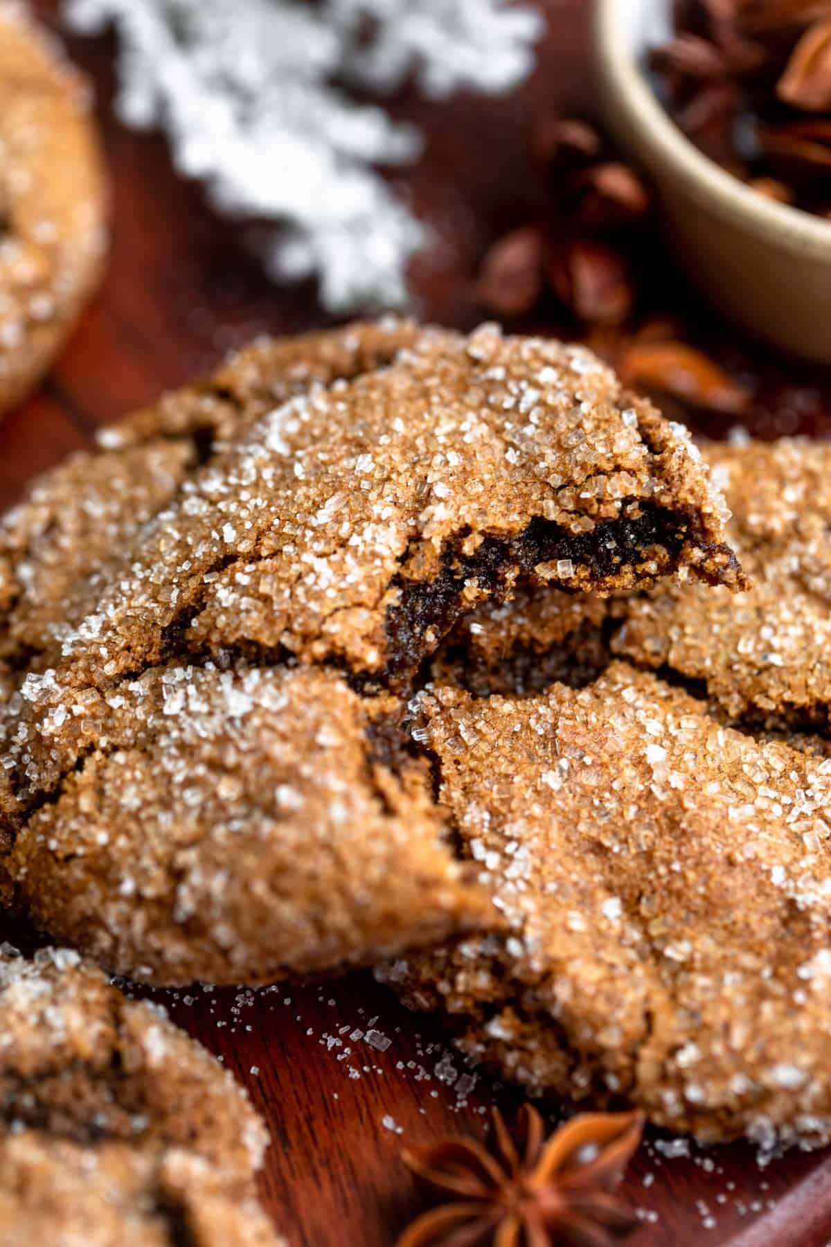 almond flour gingerbread cookies with sugar on top