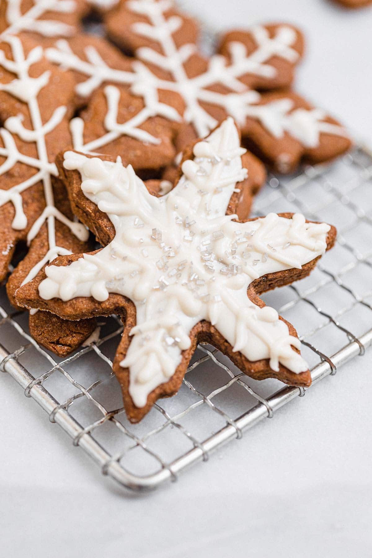 gingerbread snowflake with icing on top