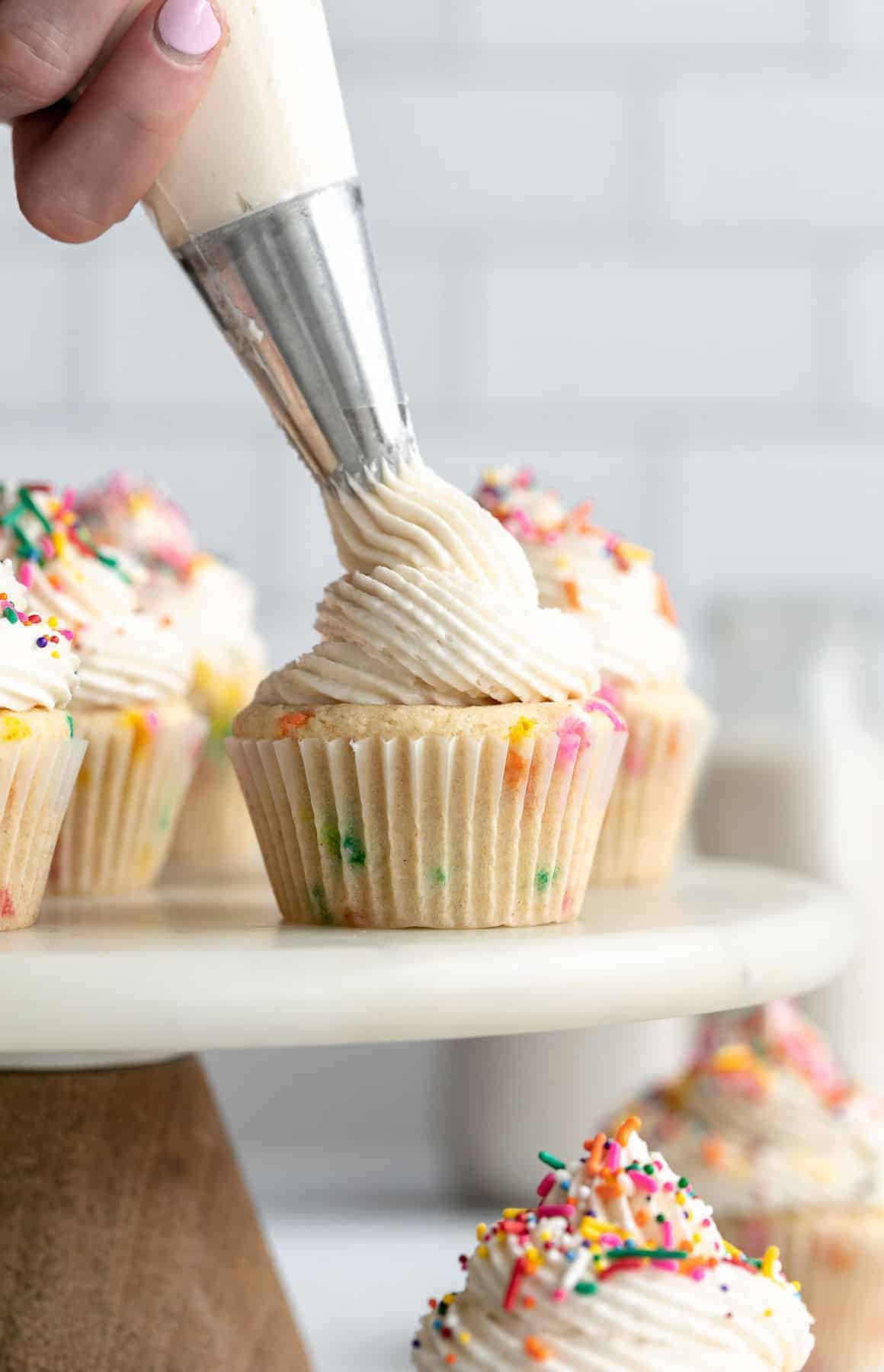vegan buttercream frosting on cupcakes