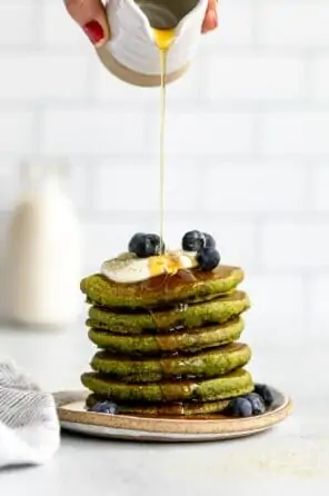 oat-flour-matcha-pancakes