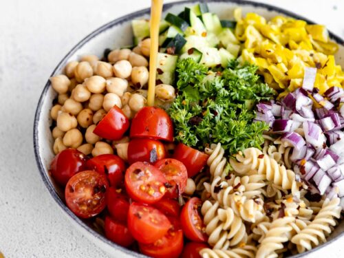 https://eatwithclarity.com/wp-content/uploads/2022/03/vegan-chickpea-pasta-salad-3-500x375.jpg