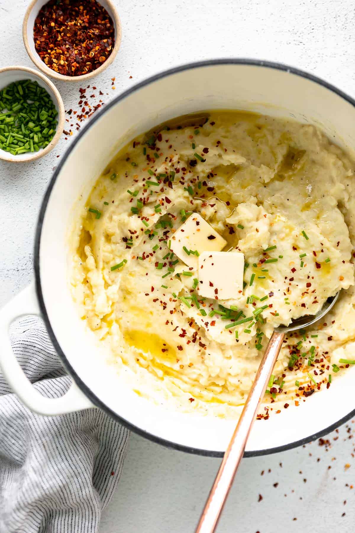 healthy vegan mashed potatoes with chives on top