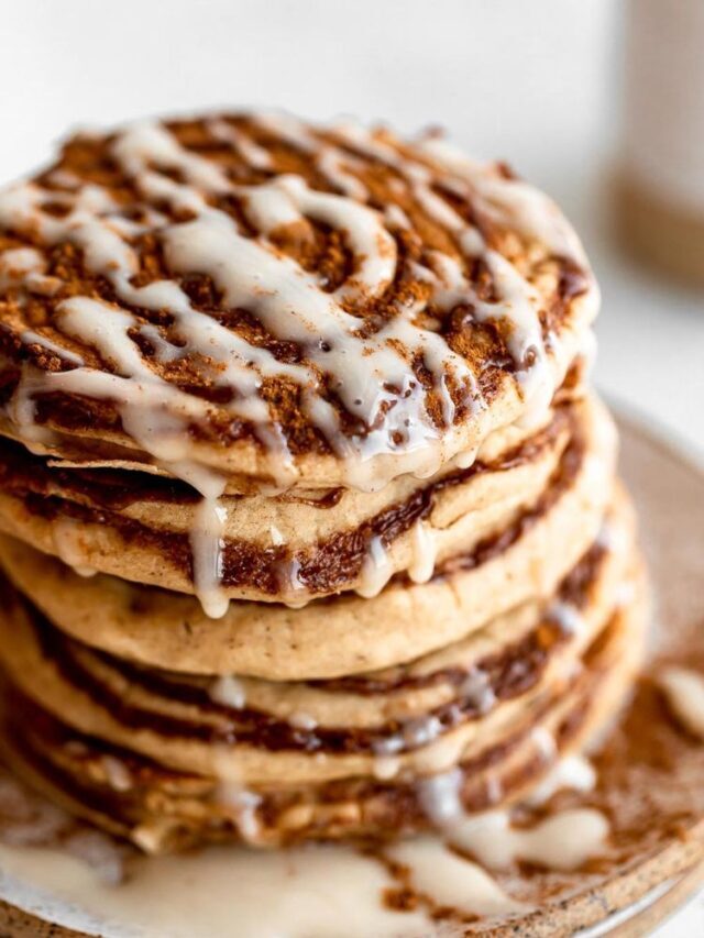 HEALTHY Cinnamon Roll Pancakes