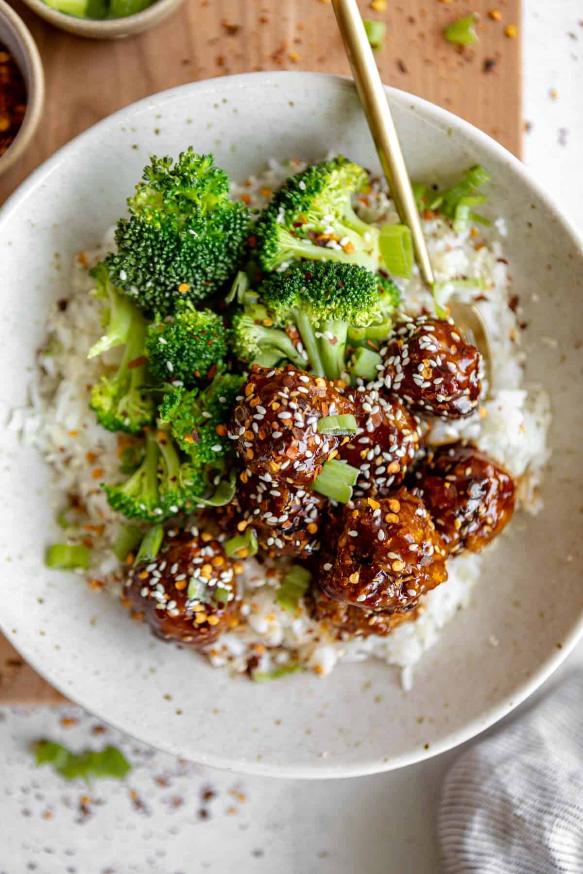 teriyaki chicken meatballs with broccoli and rice
