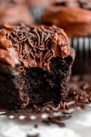 vegan-gluten-free-chocolate-cupcakes
