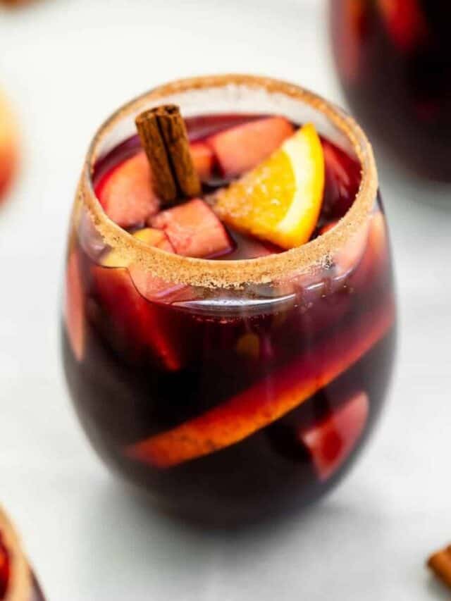 apple cider sangria in a glass