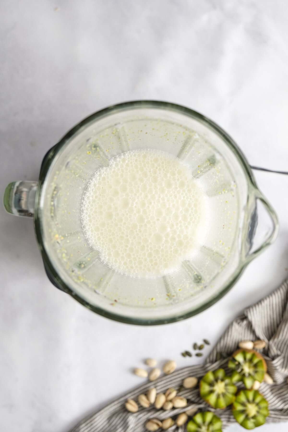 pistachio milk in the blender